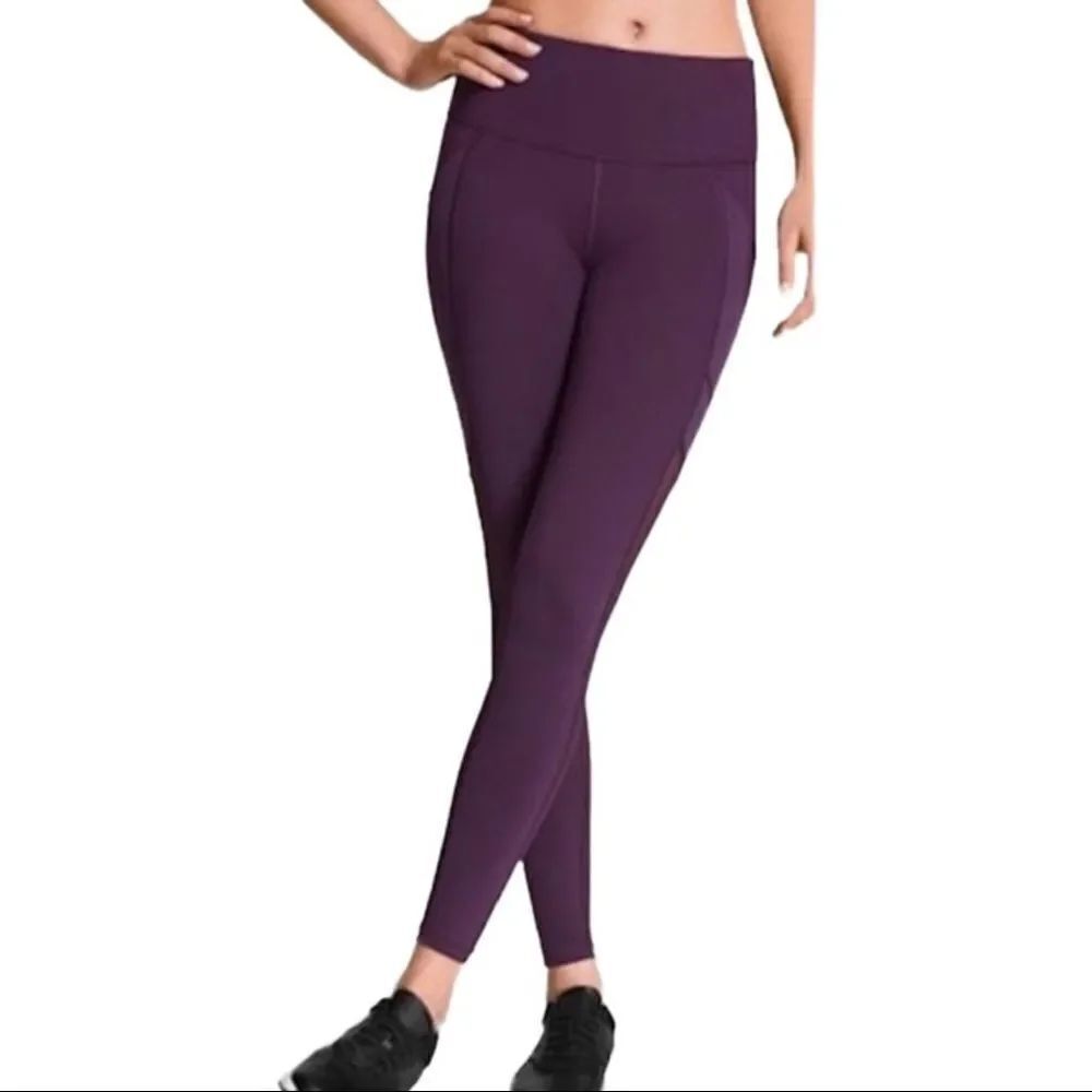 ✨ Victoria's Secret
Purple Sport Vsx Knockout Solid Leggings Pants✨